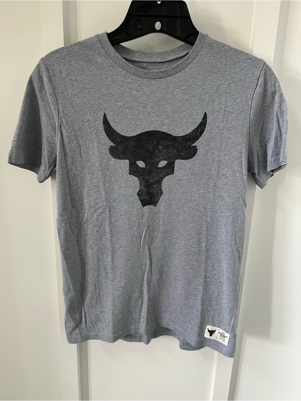 Under Armour Boy’s Heather Gray Crew Tee with Black Bull Graphic